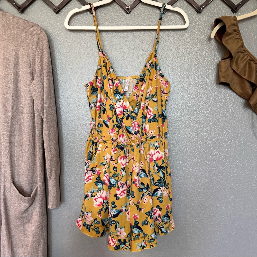 Xhilaration Yellow Floral Jumpsuit w/ POCKETS!